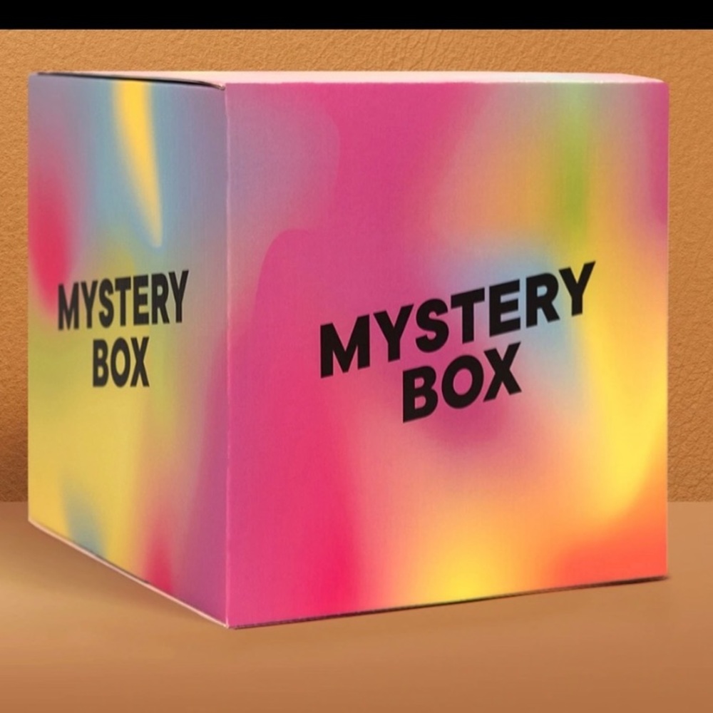 Kids mystery box 20 items- NWT or excellent condition - Picture 1 of 1